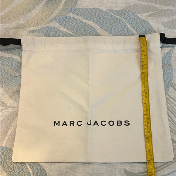 Marc Jacobs Cream Dust Bag 13x12 - Picture 3 of 4